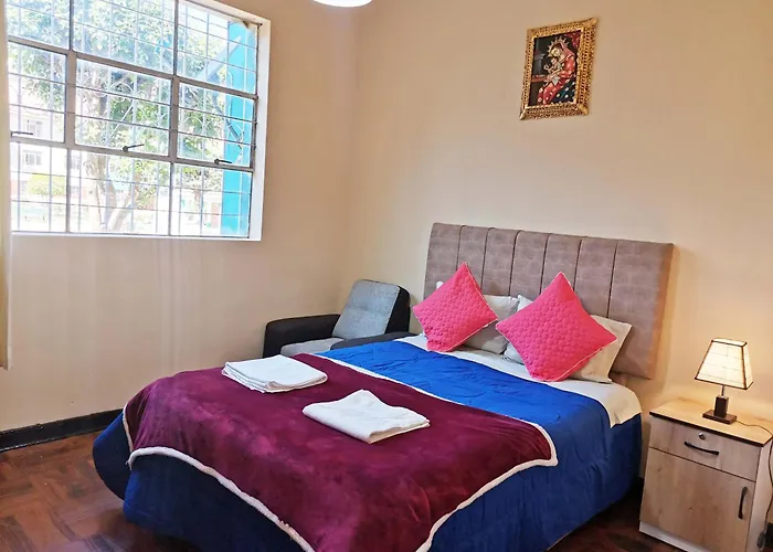 Comfortable & Spacious 1st Floor With Garden View