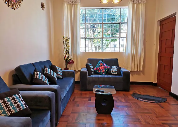 Comfortable & Spacious 1st Floor With Garden View *
